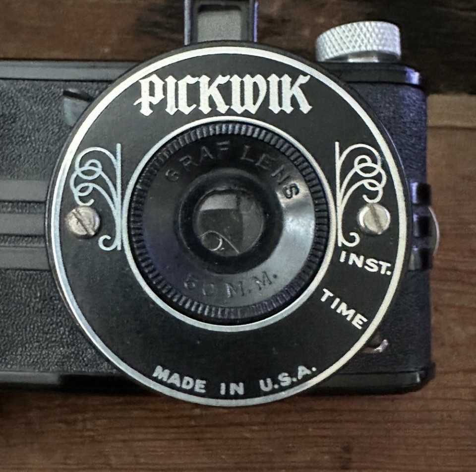 Antique 1930-1940 Pickwick Camera w box, untested