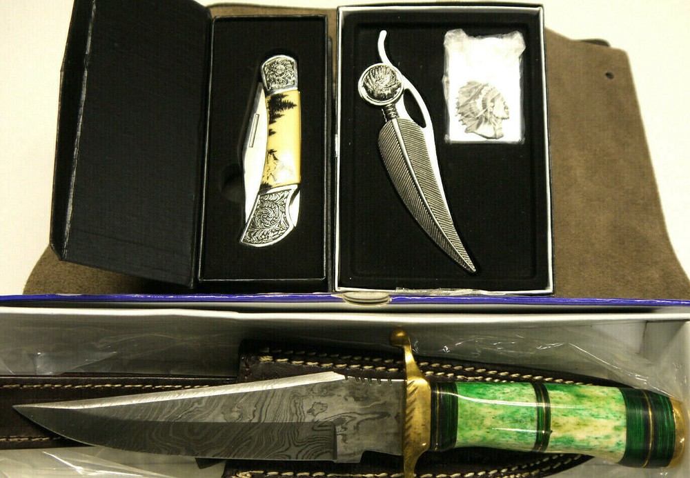 colectable knife set for 3 peices.