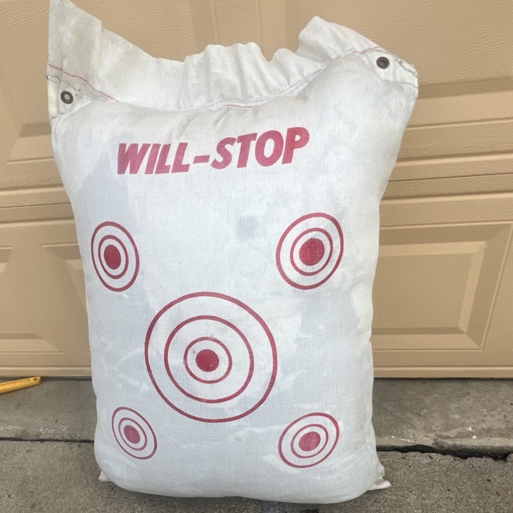 WILL-STOP Bag Target for Archery White with Red Target Circles