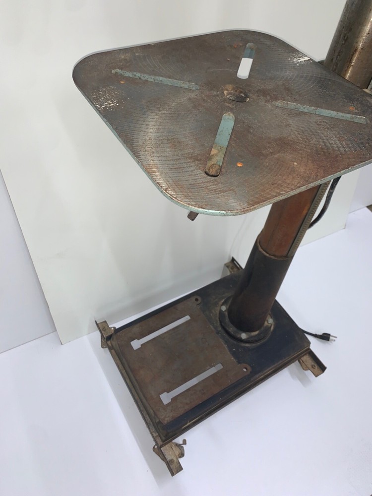 Delta wood cutting band saw