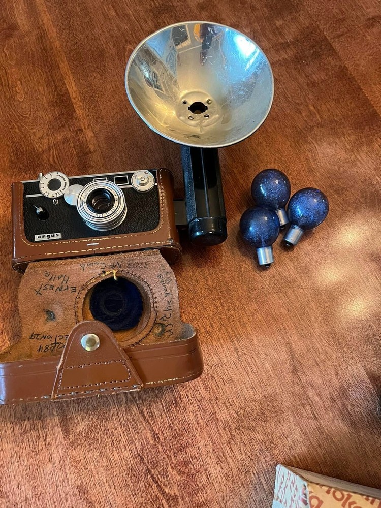 Argus C3 Brick 35mm Rangefinder Camera with Cintar Lens, Flash, and Case
