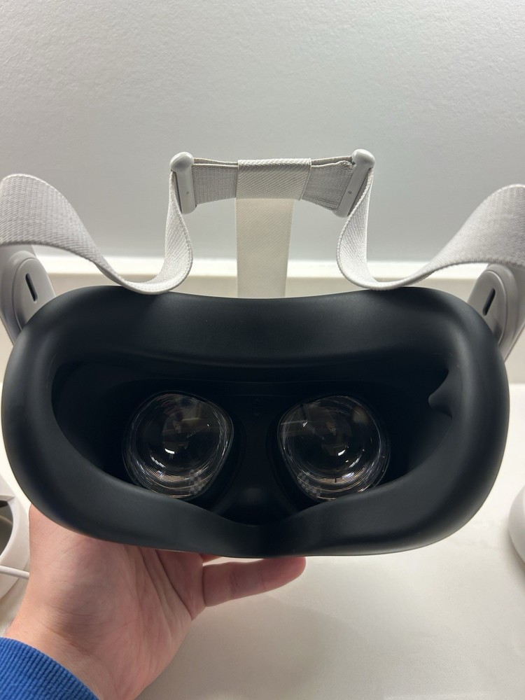 Meta Quest 2 Virtual Reality Headset and Controllers Fully Functional