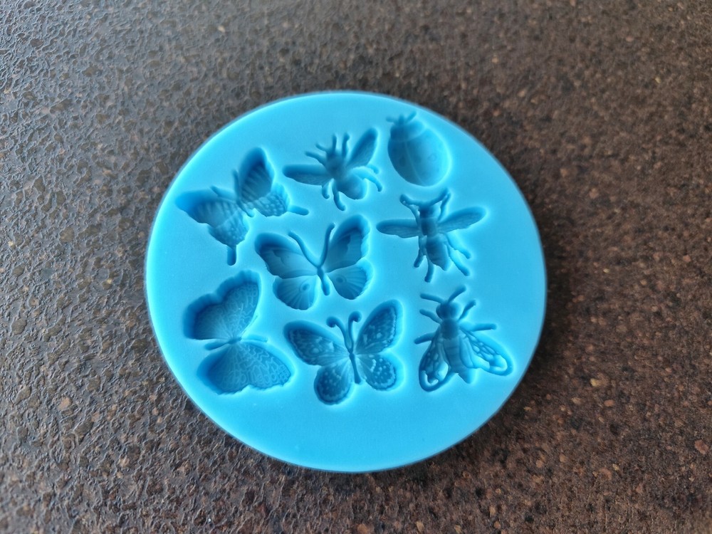 Silicone mold for 8 different artificial flying insects, Bee, Fly, Butterfly