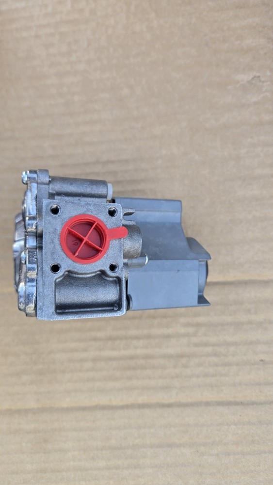 014867F Raypak Gas Valve