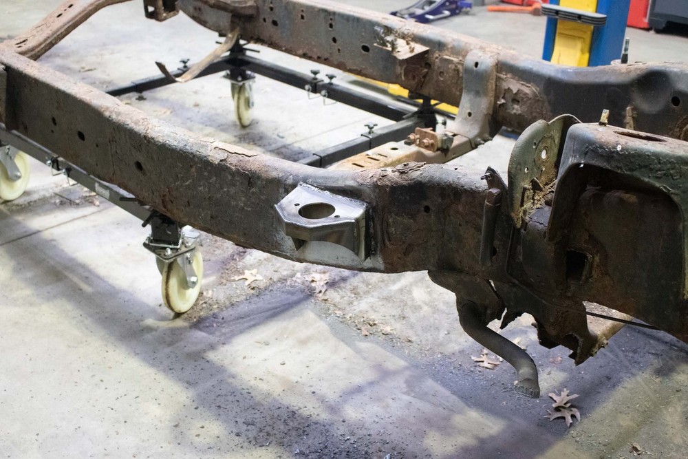 Rust Buster Frameworks RB7076L Truck Cab Mount