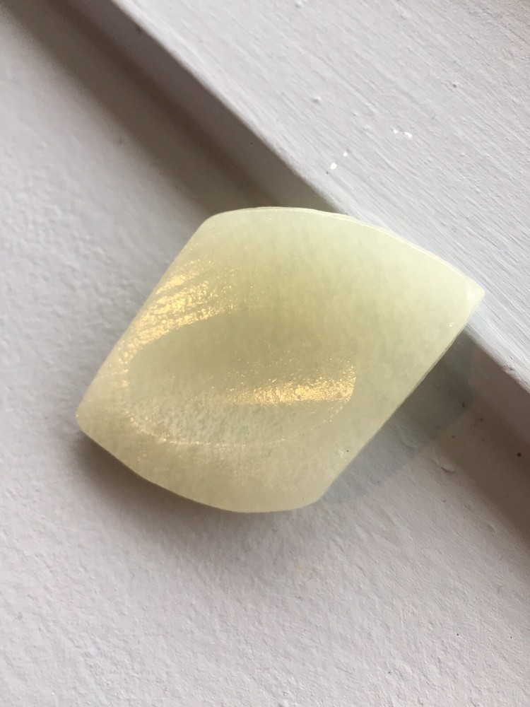 Healing Worry Stone Cream Light Color