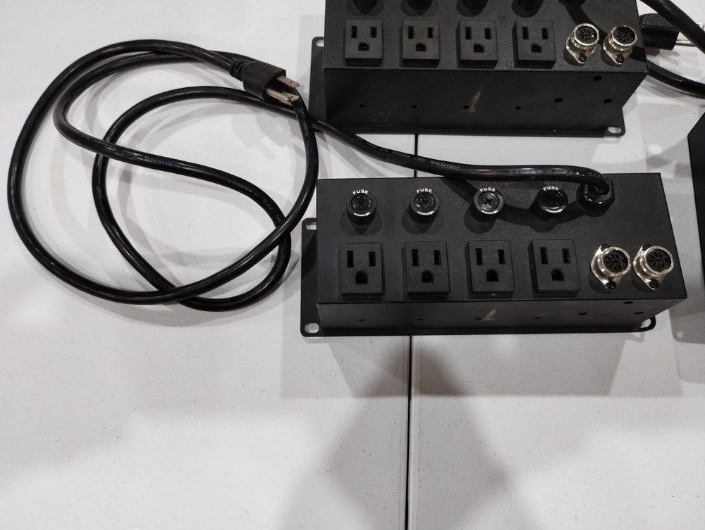 Lite Puter Bundle C-801 Dimming Console 8-CHANNEL, two P-404d Dimming Packs.