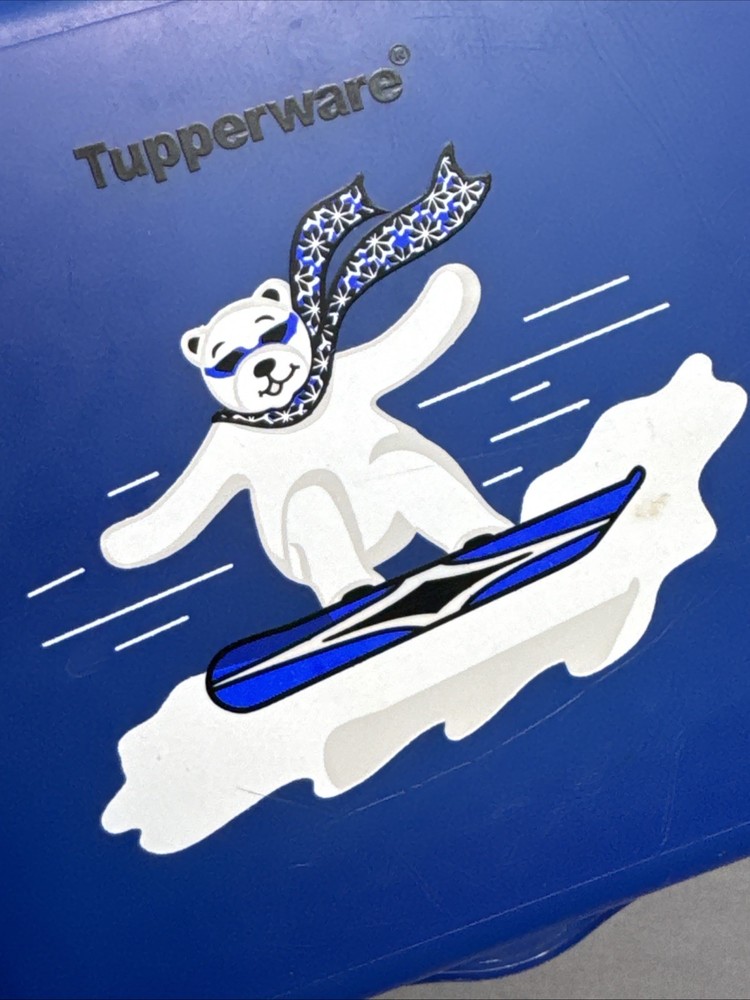Tupperware Polar Bear Sandwich Keeper