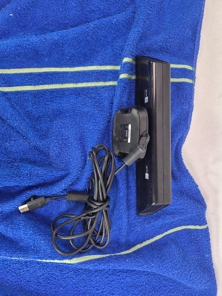 Microsoft 1414 Xbox 360 Kinect Sensor Bar camera Only - Black used
