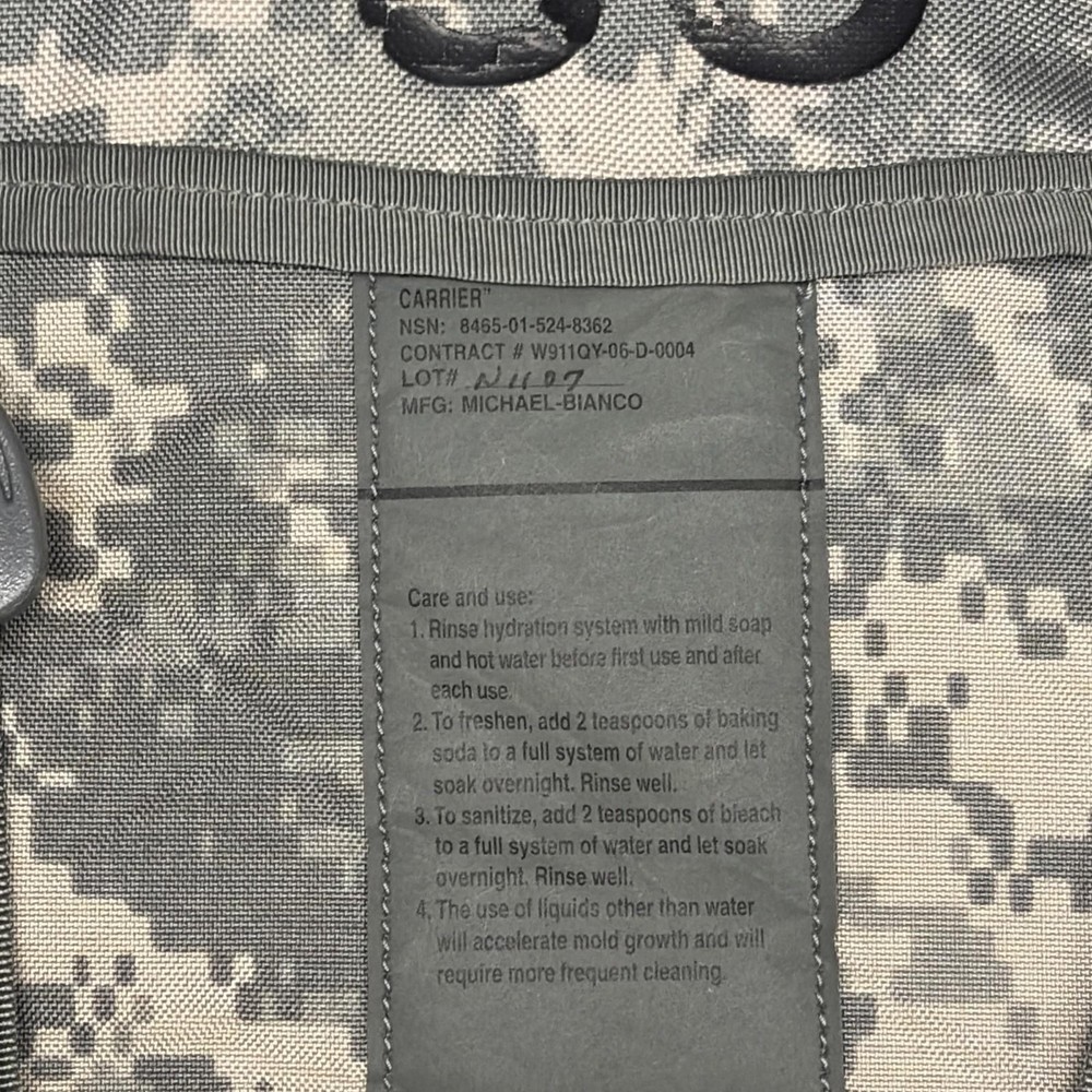 USGI Molle ii Hydration System Carrier W/ 100oz/3L Bladder