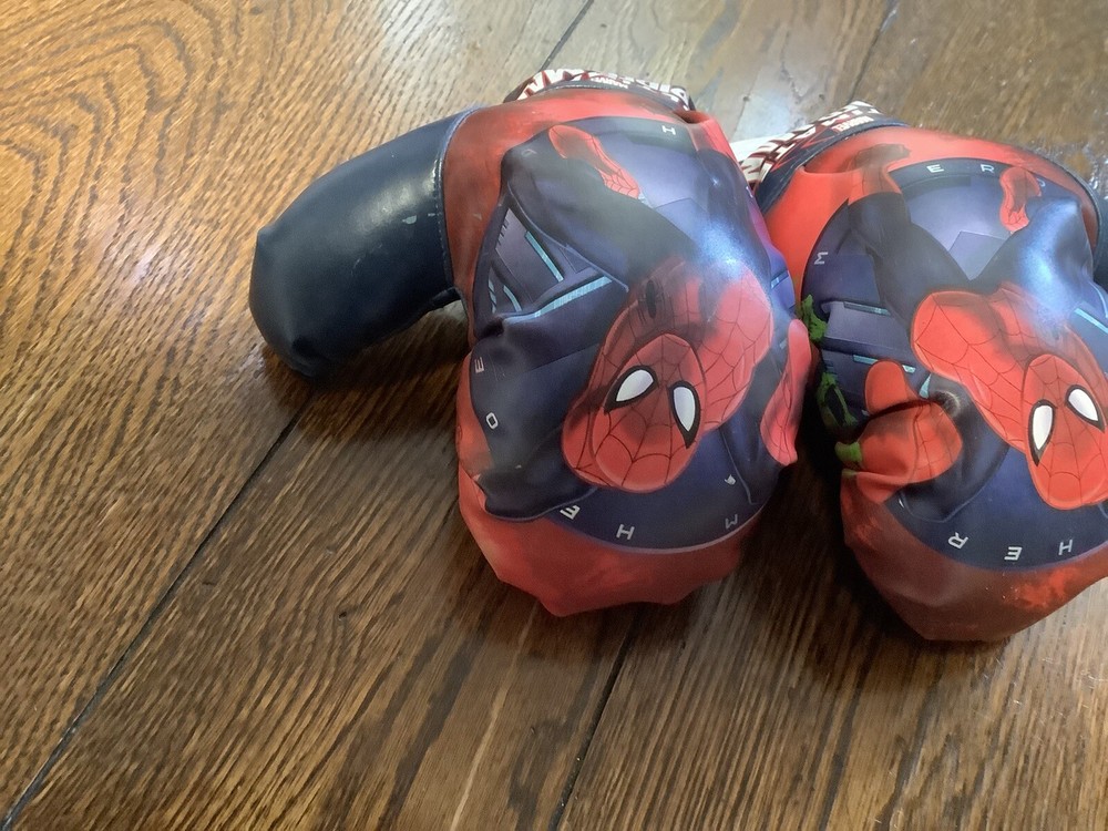 Ultimate Spider Man Kid Boxing Gloves