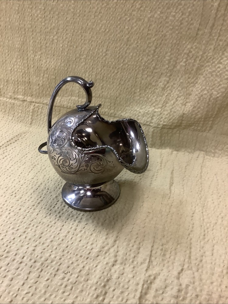 COOPER BROS SHEFFIELD ENGLAND HAND ENGRAVED SILVER PLATE SUGAR SCUTTLE