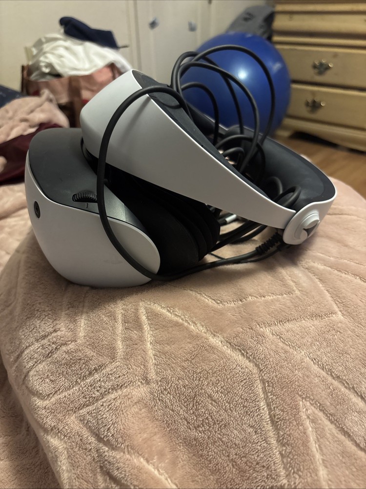 PlayStation VR2 Virtual Reality Headset with Controllers