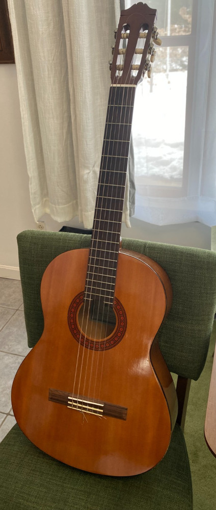 Yamaha C40 acoustic classical guitar-READ DESCRIPTION