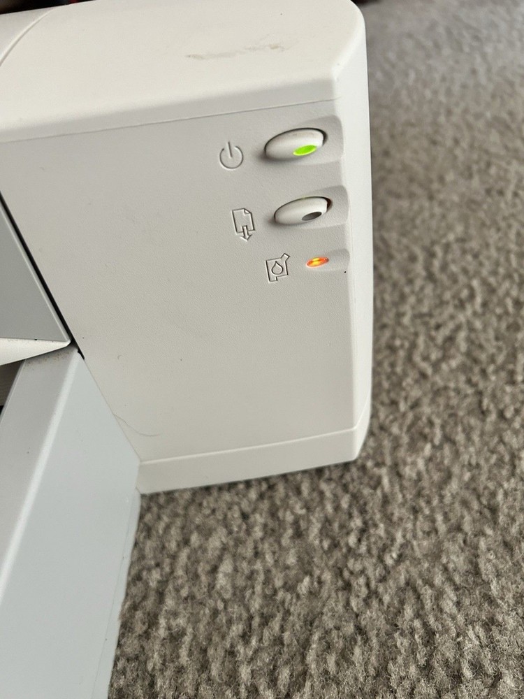 ⭐️Hp Deskjet 882C Printer POWERS ON needs Ink