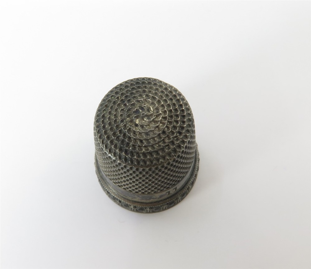 Antique Simons Brothers Sterling Silver Thimble Decorative Band