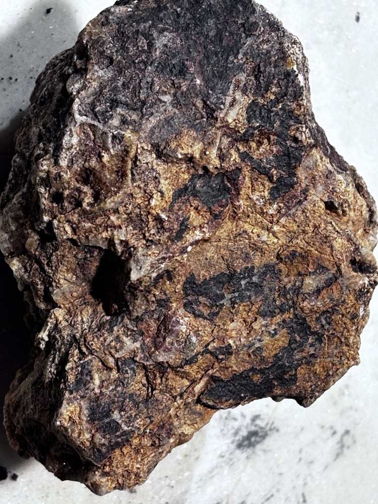 quartz low grade gold ore 706g
