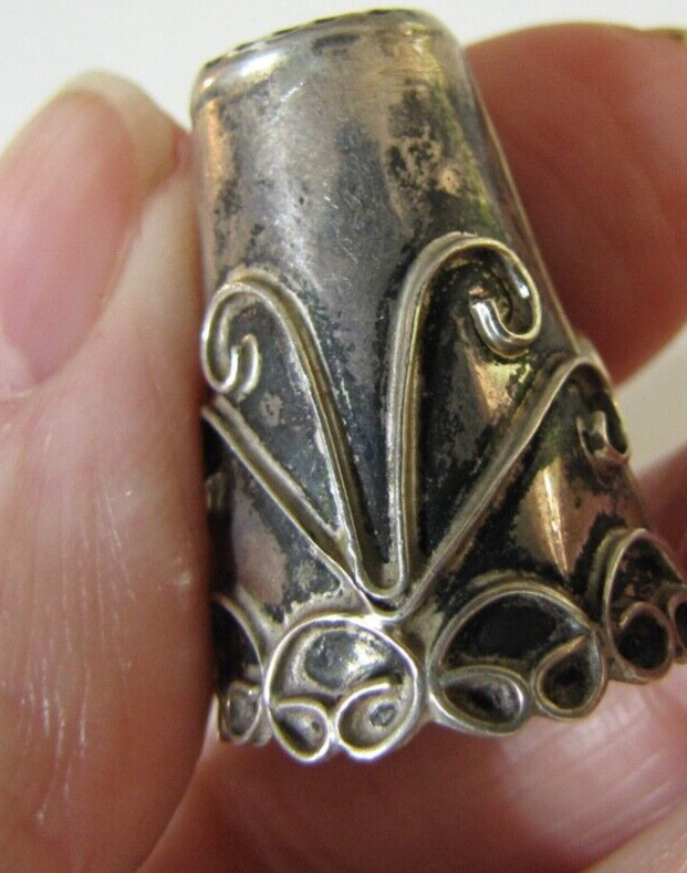 Vintage Taxco Sterling Silver Thimble Signed JMA Eagle Stamp Scroll Silver Work