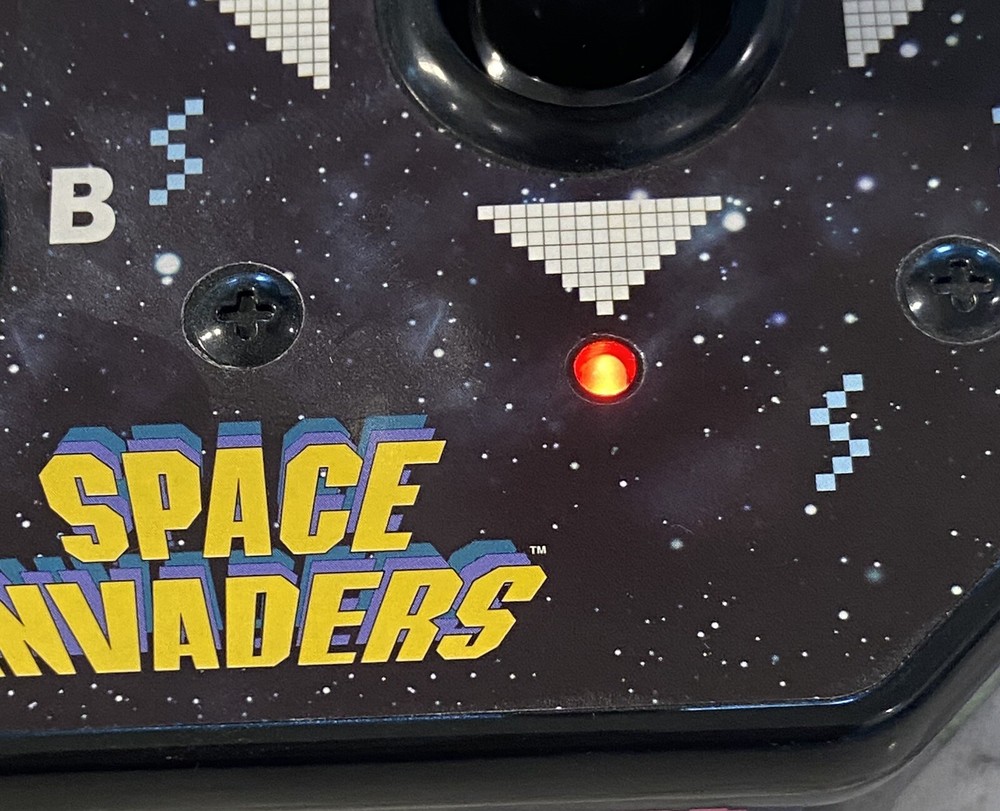 Taito Space Invaders Plug-n-play Game Console W/ Joystick Controller 2016 w/man.