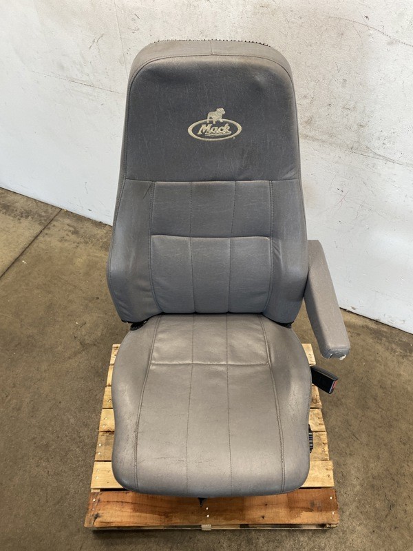 2014 Mack CXU Seat (616-12341)