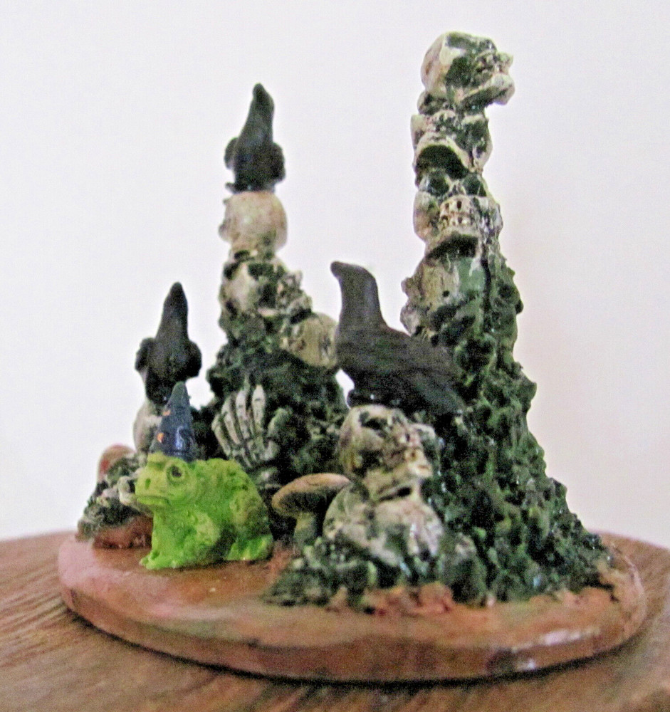 Lemax Spooky Town Accessory - Skull Cairns #14830