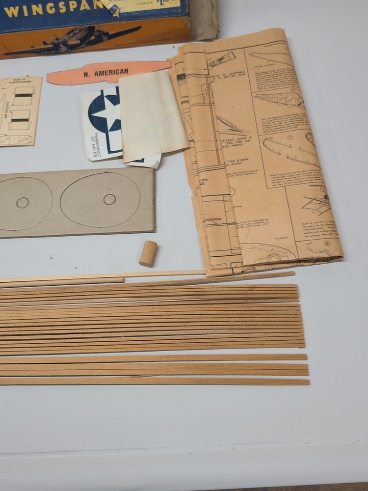Comet Kit P3 "Thunderbolt P-47" Vintage 1940s balsa Plane