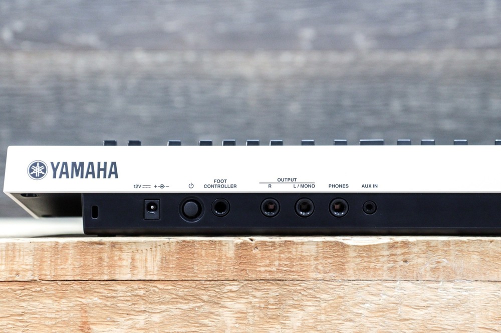 Yamaha Reface CS 8-Note Polyphonic Virtual Analog 37-Key Mobile Mini Synthesizer