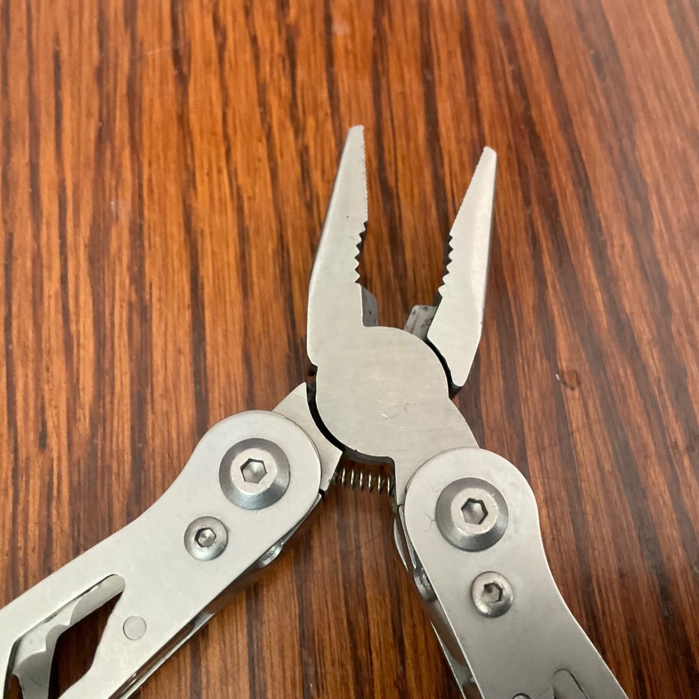 Small Multi Tool with pouch