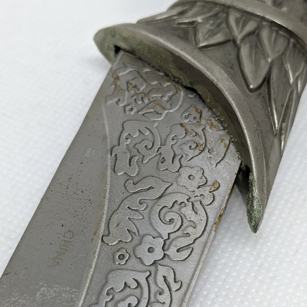 13" HUNTER COLLECTORS EAGLE DAGGER Fixed Blade Knife (Sheath is Plastic) #408
