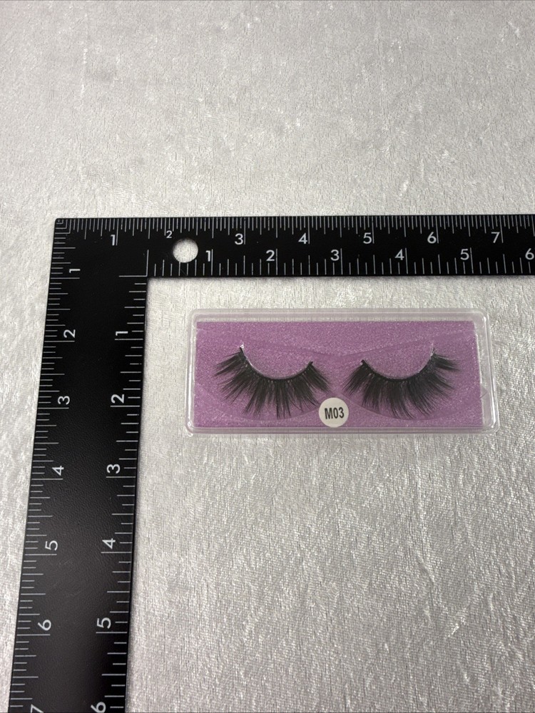 false eyelashes #M03