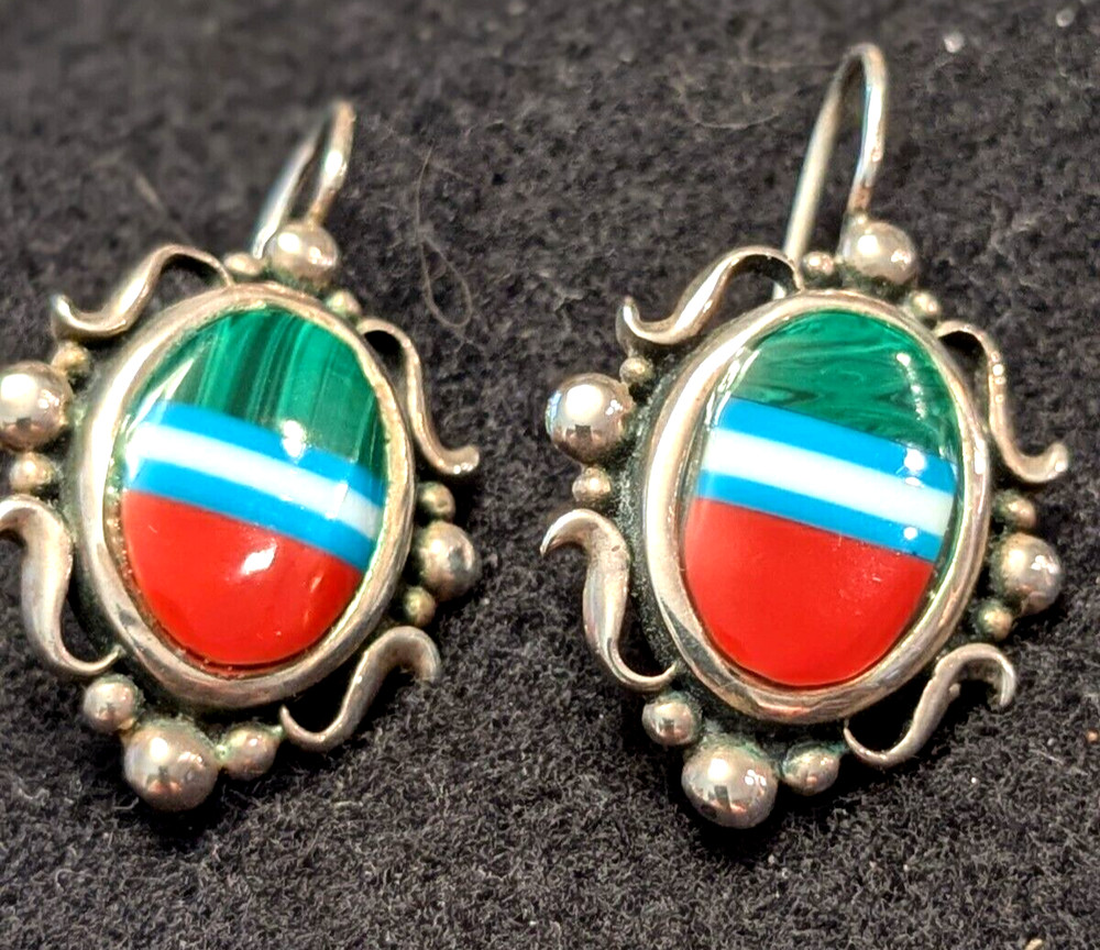 VTG Native American earrings Dangle ?Gilbert Morgan? Mark - Multicolor