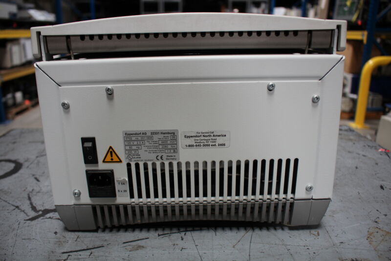 Eppendorf 5702 Centrifuge