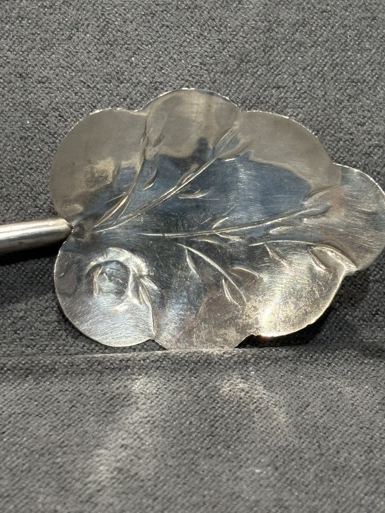 Vintage Sterling Silver Leaf Patterned Drink Stirrer in Excellent Condition