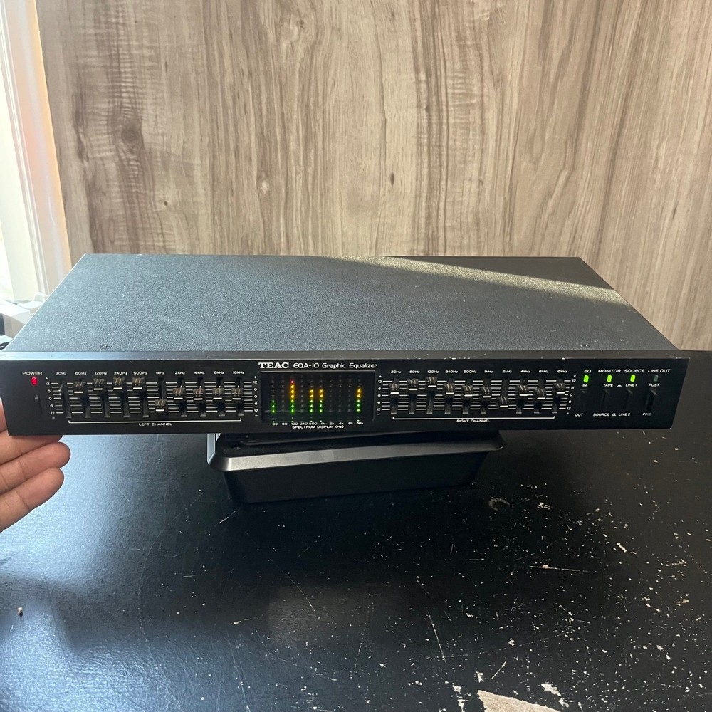 TEAC EQA-10MKII Graphic Equalizer Powers On