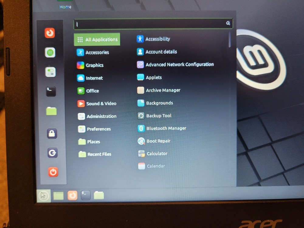 Linux Mint 21 Cinnamon "Vanessa" x64 Bootable on 4G USB Stick!
