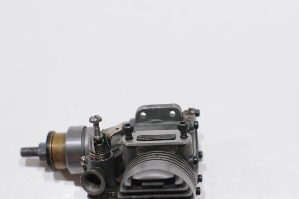 FOX 40RC .40 R/C PLANE ENGINE WITH MUFLER NO BOX