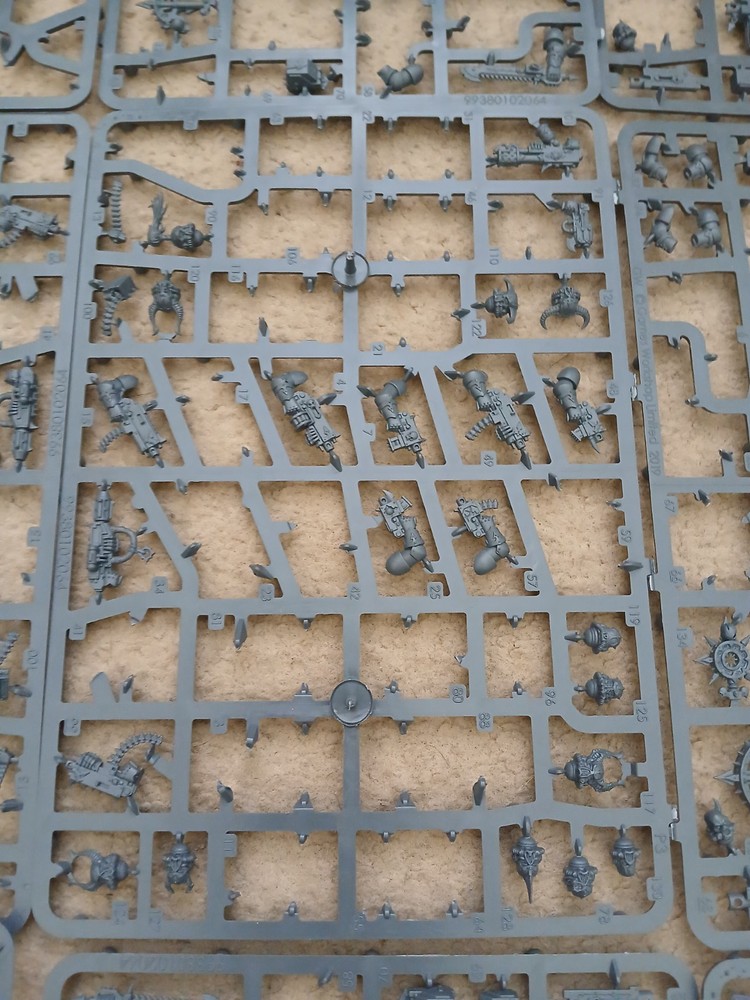 Warhammer Chaos Space Marines Spare Bits On Sprure Games Workshop