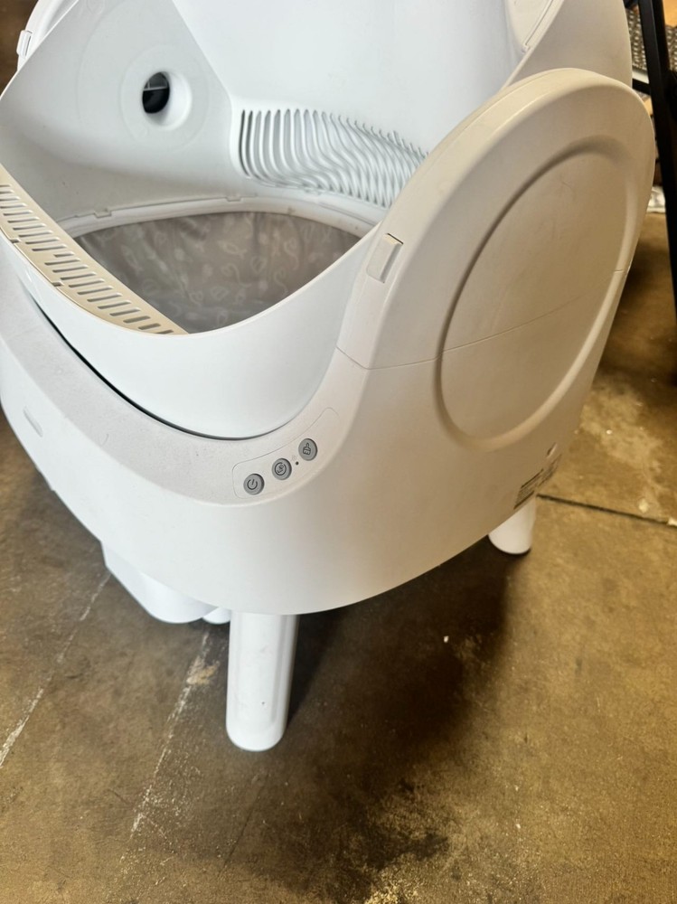 Self-Cleaning Cat Litter Box for Multiple Cats - Automatic, Open Top, White