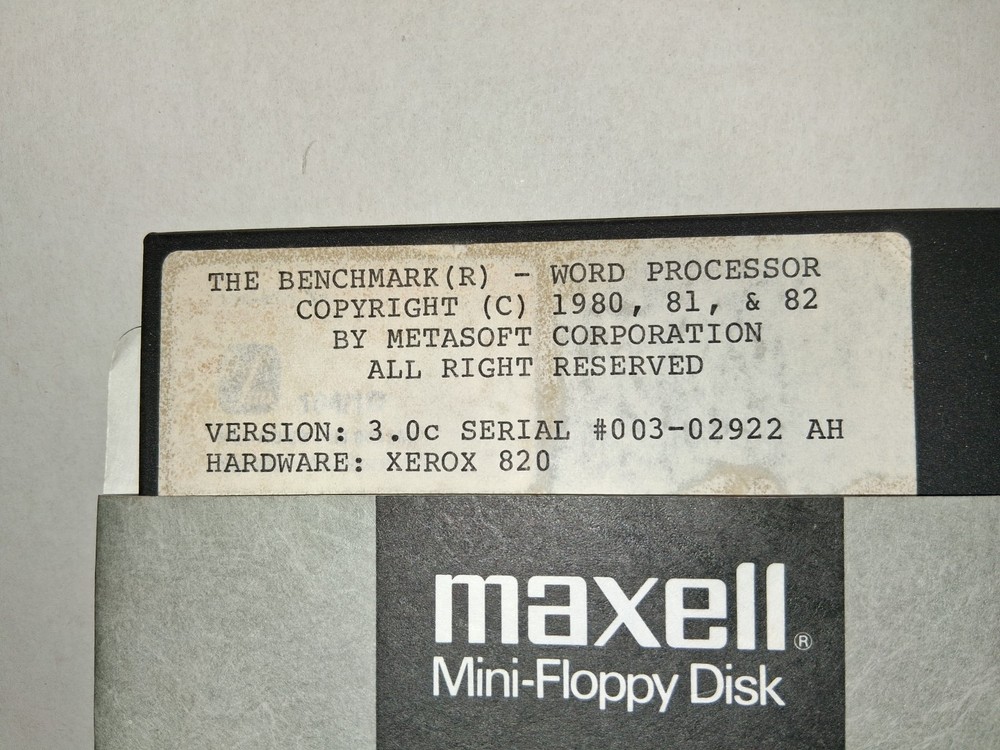 Benchmark Word Processor v3.0c Xerox 820 CP/M 5.25" Floppy Disk +Case Metasoft