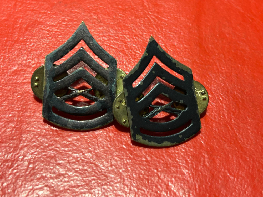 USMC Marine Corps Gunney Sergeant E7 Metal Collar Rank Chevrons