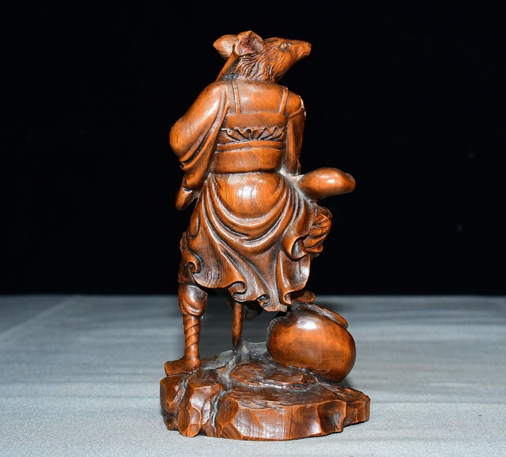 Exquisite Small Leaf Boxwood Mouse Ornament