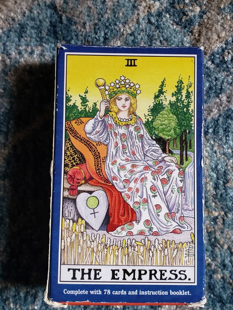 Universal Waite Tarot Deck & Book Set