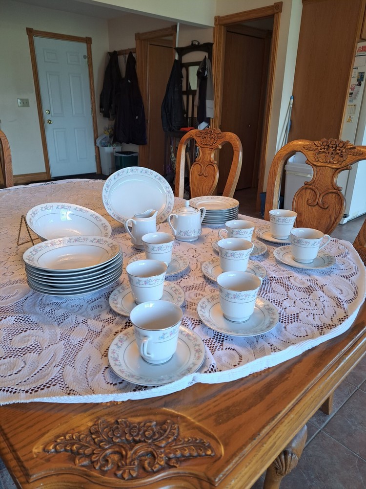 Dynasty Fine China Vintage Rapture Pattern Dinnerware 36 Piece Grouping