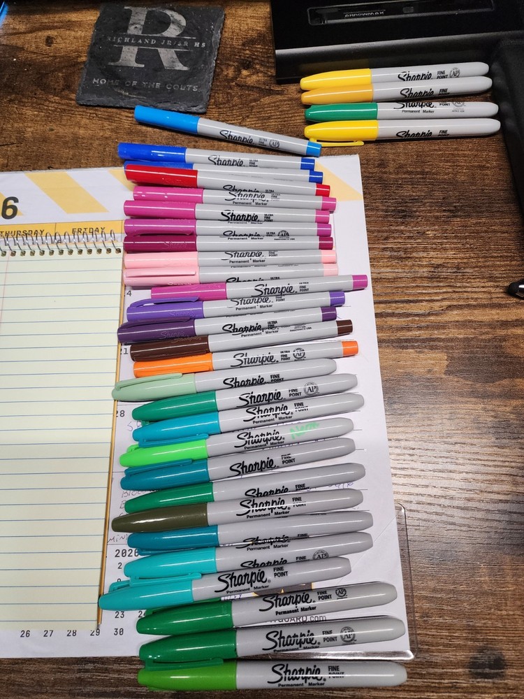 Sharpie Markers Lot