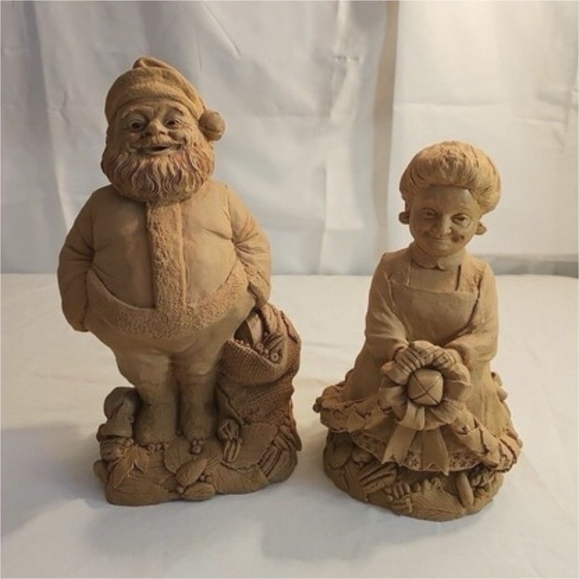 Tom Clark unpainted Santa and Mrs Claus