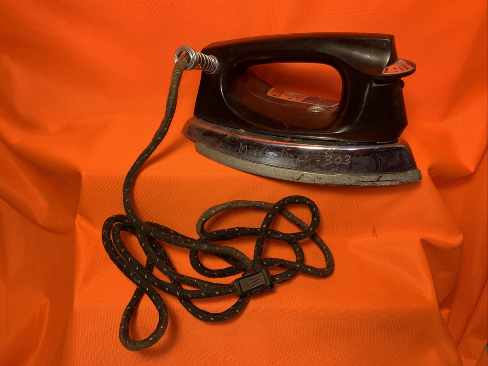 Vintage Proctor Silex Iron Model 13815 Dorm Used