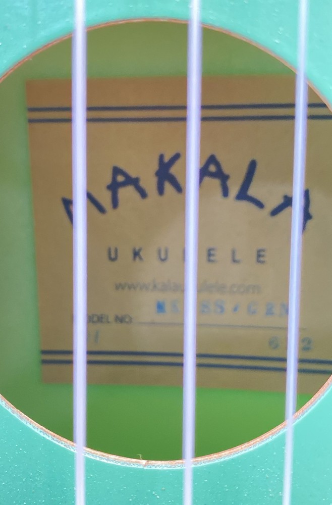 Makala Soprano Ukulele Aquamarine Shark Bridge