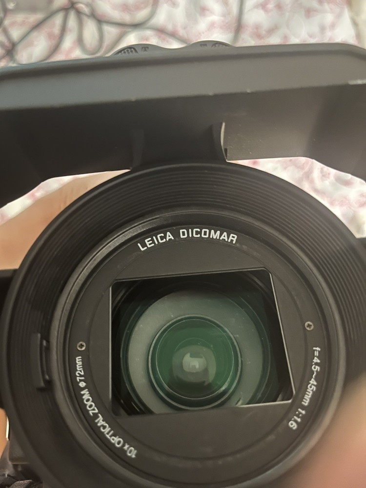 Panasonic AG-DVX100B 3CCD Professional Camcorder