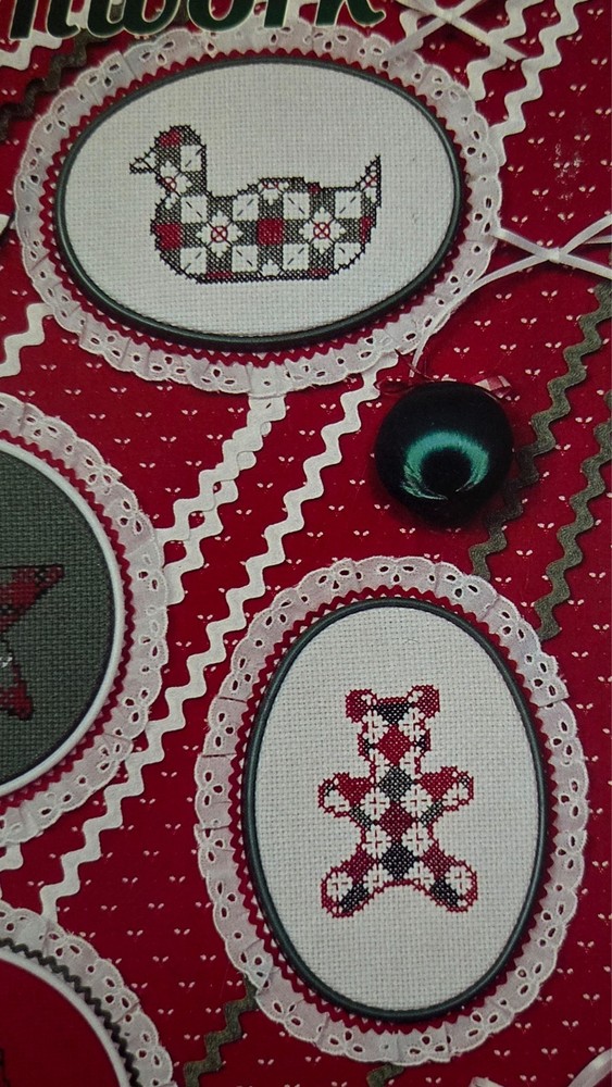 HOLIDAY PATCHWORK and Plaid Cross Stitch PATTERN Leaflet