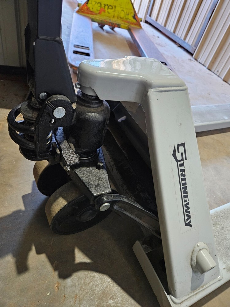 4 Pallet Jacks 5500lb Capacity 2.5 Ton